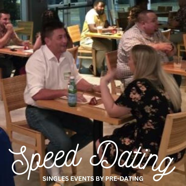 Louisville attendees of Speed Dating in Kentucky enjoying the event!